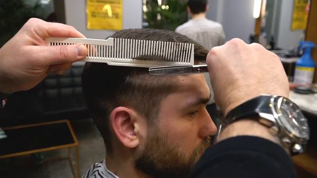Мужская стрижка и стрижка бороды.