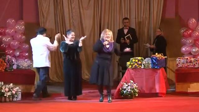 поющая директор Большого Московского цирка.mpg