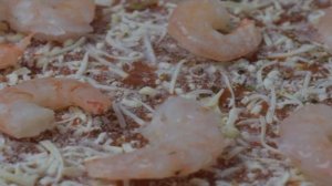 Пицца с креветками и мидиями