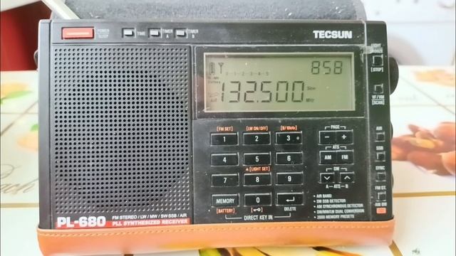 си-би радиостанции дальнобойщиков и самолётный авиа диапазон словил приём. всеволновый TECSUN PL-680 смотреть онлайн