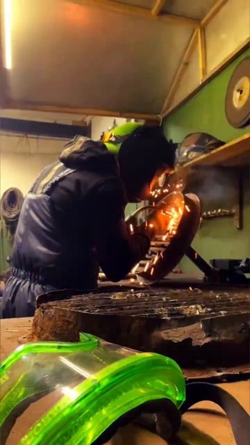 Сварочные работы #хочуврек #тренды #music #hiphop смотреть онлайн