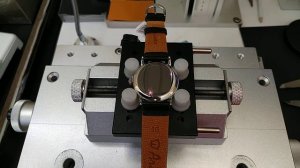 Лазерная гравировка на наручных часах