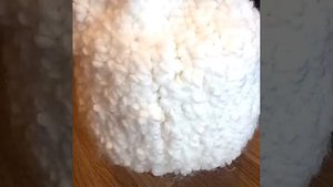 Шапочка вязаная из пряжи букле