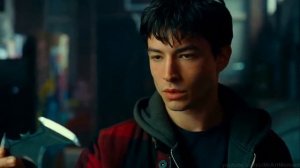 А какая у тебя супер-сила? Деньги. Брюс Уэйн вербует Барри Аллена. Лига Справедливости. 2017