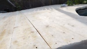 Отделка каркасного бассейна деревом с зоной отдыха и фотозоной стены винограда своими руками