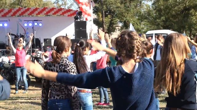 Выступление на фестивале "Свежий ветер" (04.10.2015) смотреть онлайн