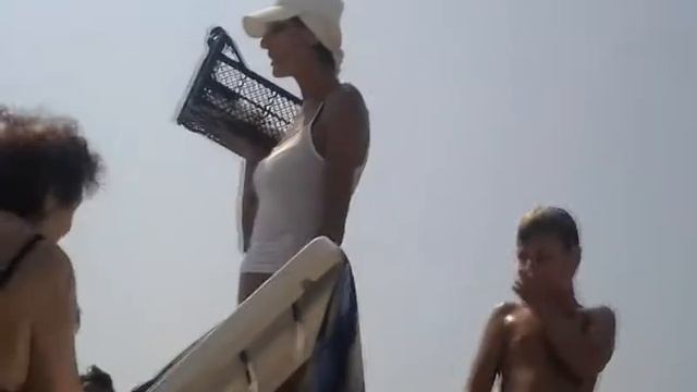 Звезда ютьюба - тренери народная артистка цирка на пляже в Одессе