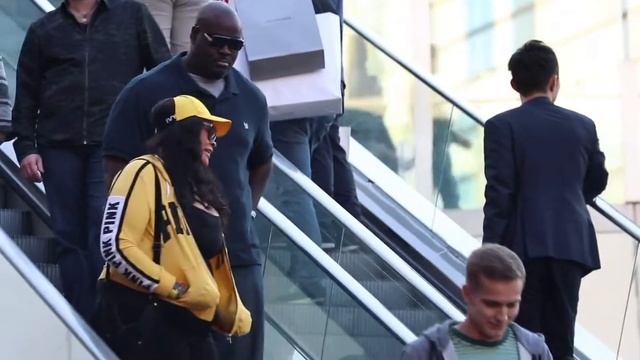 ПУКАЮ НА ЭСКАЛАТОРЕ | ПРАНК смотреть онлайн