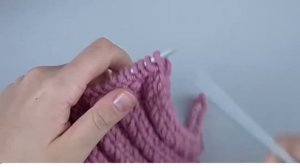 Вяжутся легко и быстро. Носки на 2 спицах одним полотном