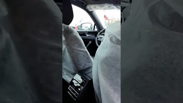 Прибытие нового ValksWagen Тигуан Про на границу с Россией смотреть онлайн