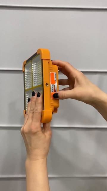 Світлодіодний прожектор LUXEL із сонячною панеллю 20W IP66 ( смотреть онлайн