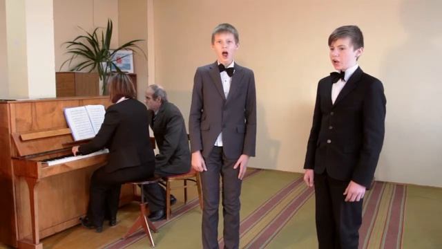 Троицко-Печорск. Вокальный дуэт "Ретро".  Болтунов Кирилл и Волченко Денис. смотреть онлайн