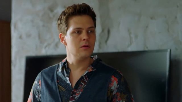 На чужой каравай...... иди на хрен не мешай (На случай важных переговоров) смотреть онлайн