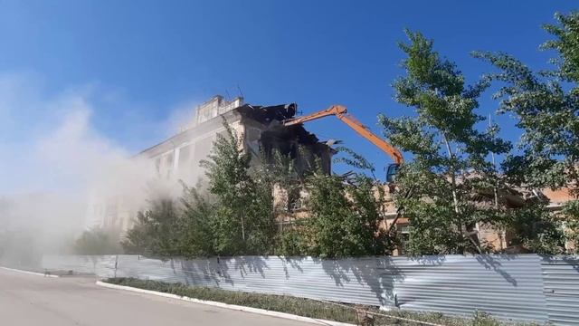 Рубцовск. Демонтаж здания бывшей гостиницы «Алей», а также ресторана «Алей».😊