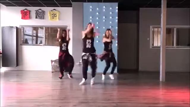 Красивый танец.