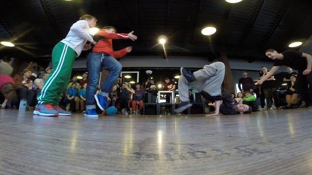 Костя и Коля Youth Power vs. Atlant B-boys Emil  Vanbit - Break Monster Jam