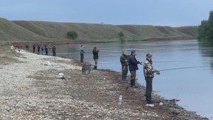 ЗДЕСЬ ВЕСЬ БЕРЕГ ЗАНЯТ, НЕ ВСТАТЬ! РЫБАЛКА В РАЗЛИВ НА ЖЕРЕХА