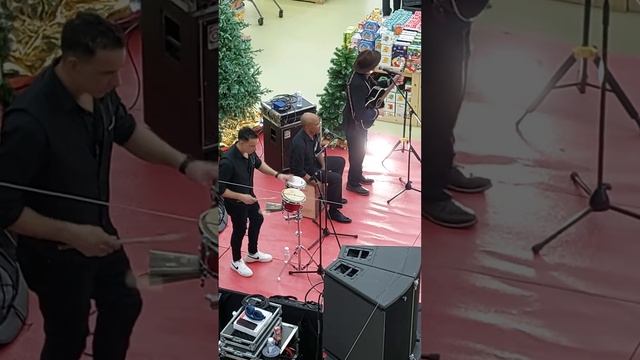 шоу кубинского джаза и латиноамериканской музыки в исполнении группы SOLKARIBE!