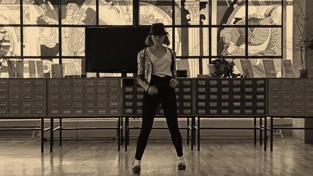 Танцевальный видеоролик "In a heartbeat", посвященный памяти Майкла Джексона смотреть онлайн