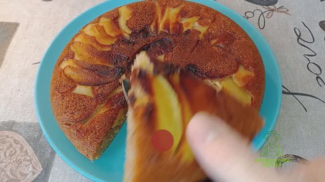 Ленивая шарлотка из 1 яблока на сковороде | Без духовки, но вкус как дома!