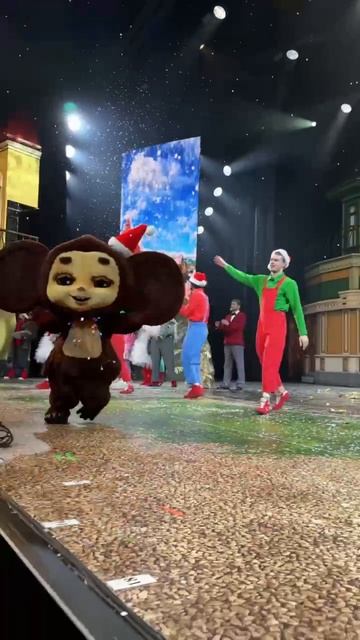 Анна Садакова в шоу Чебурашка. Финальная песня... смотреть онлайн