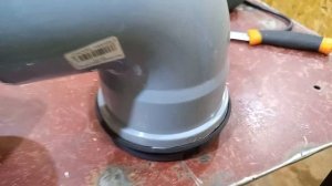 Соединение труб воздуховодов (вытяжки) и сантехническ