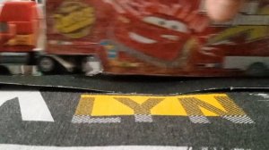 Молния Маккуин и Метр истории про машинки