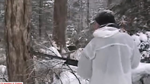 BEAR HUNTING IN THE WINTER ! охота на медведя зимой !!! смотреть онлайн