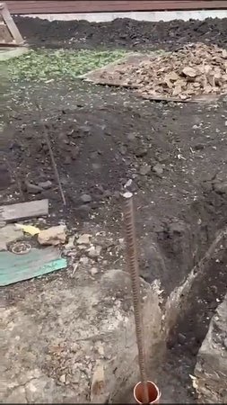 Если забыл взять молоток #shorts #стройка #заземление #baustelle #russlanddeutsche #лайфхаки #diy