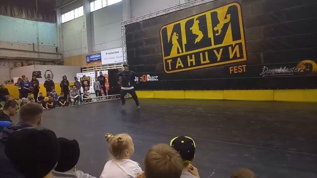 Иди танцуй BBOY KOMAR смотреть онлайн
