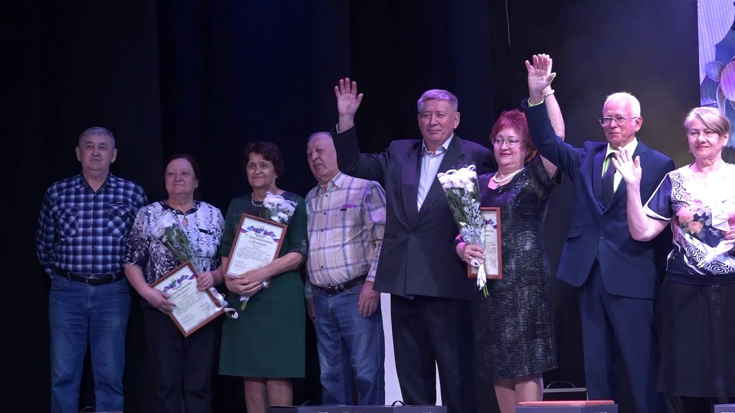 Международный день семей отметили в Ленинском районе Новосибирска смотреть онлайн