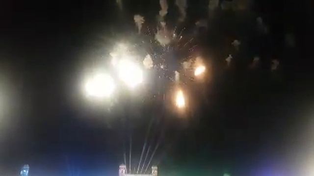 акс еттирилган манзара смотреть онлайн