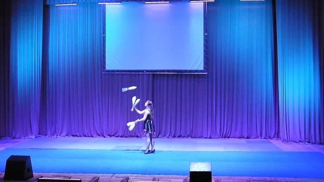 Бурлеск. Жонгляж соло. Отчётник Надежды - 2018