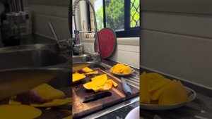 Замораживаю манго.Февраль 2024