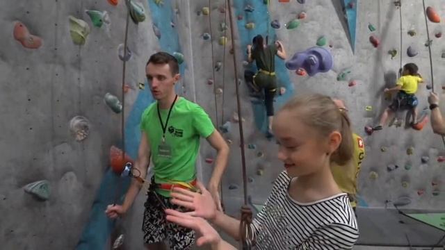 Скалодром смотреть онлайн