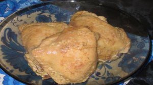 Куриные бедра с карри и соевым соусом на сковороде