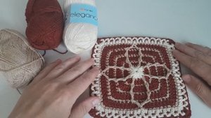 Еще один замечательный квадрат вяжем вместе