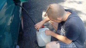 Вор не удачник.#2 Пришлось пить бензин .