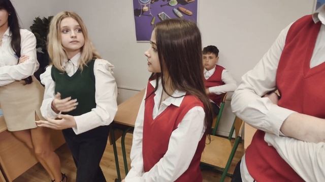 От первого лица Школа 4 УСТРОИЛИ ШОУ в ЦИРКЕСОРВАЛИ СОРЕВНОВАНИЯ ЗАЧИТАЛ РЭП ГЛАЗАМИ ШКОЛЬН