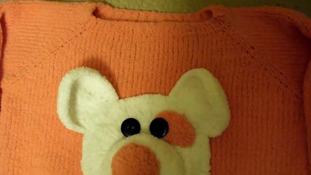 Свитер с медведем. Реглан спицами сверху.