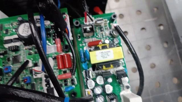 ПТК ХАНКЕР MULTIWAVE TIG 200 P AC/DC PFC LCD H05. Смотрим внутренности смотреть онлайн