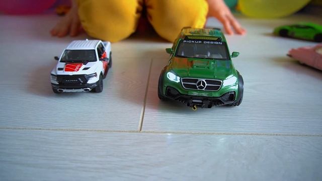 Марк исследует автомобили в масштабе 1_24 (3 эпизода) смотреть онлайн