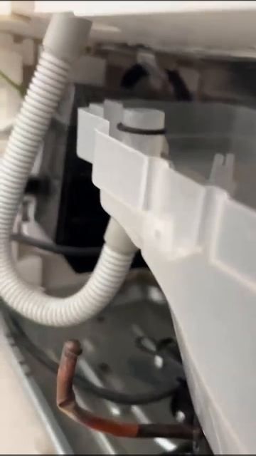 KGN39UL316 Бош холодильник по инструкции положили на задн? смотреть онлайн