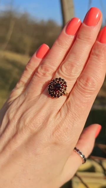 Богемские гранаты пиропы в серебряном с позолотой кол смотреть онлайн