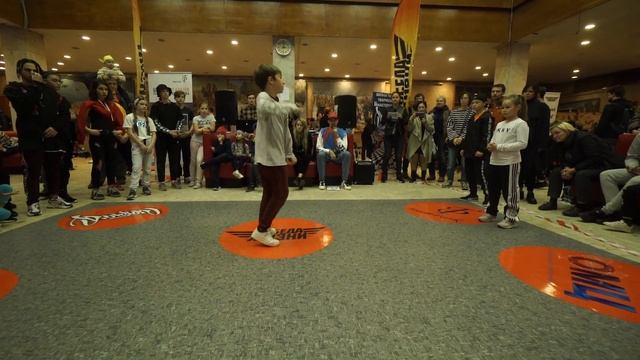 Лео vs Динозаврик l Финал хип-хоп l Победа Жизни 2019 смотреть онлайн