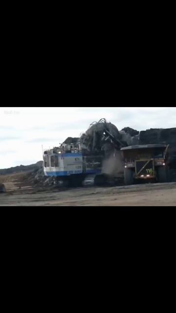 #Shortsvideo#4й#самые#большие#и#мощные#экскаваторы#в#мире# смотреть онлайн