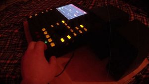 Немного посэмплировал скрипки, наложил некоторые эффекты. Akai MPC ONE. Beat Spk. Обучаюсь
