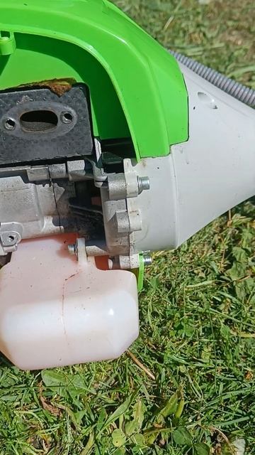 Не заводится триммер, причина в покладке смотреть онлайн