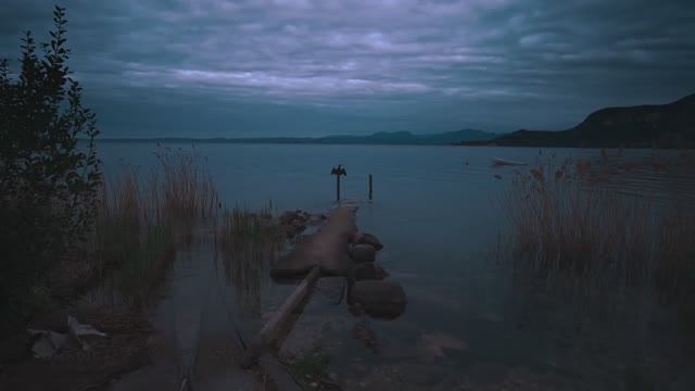 Прохладная утренняя прогулка по Гарде, Италия | Озеро Гарда для HDR