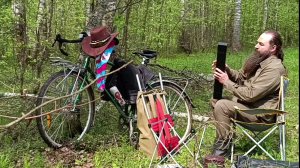 мокрые спички в сыром лесу пытаюсь разжечь костёр после трёх недель проливных дождей. выходной пвд